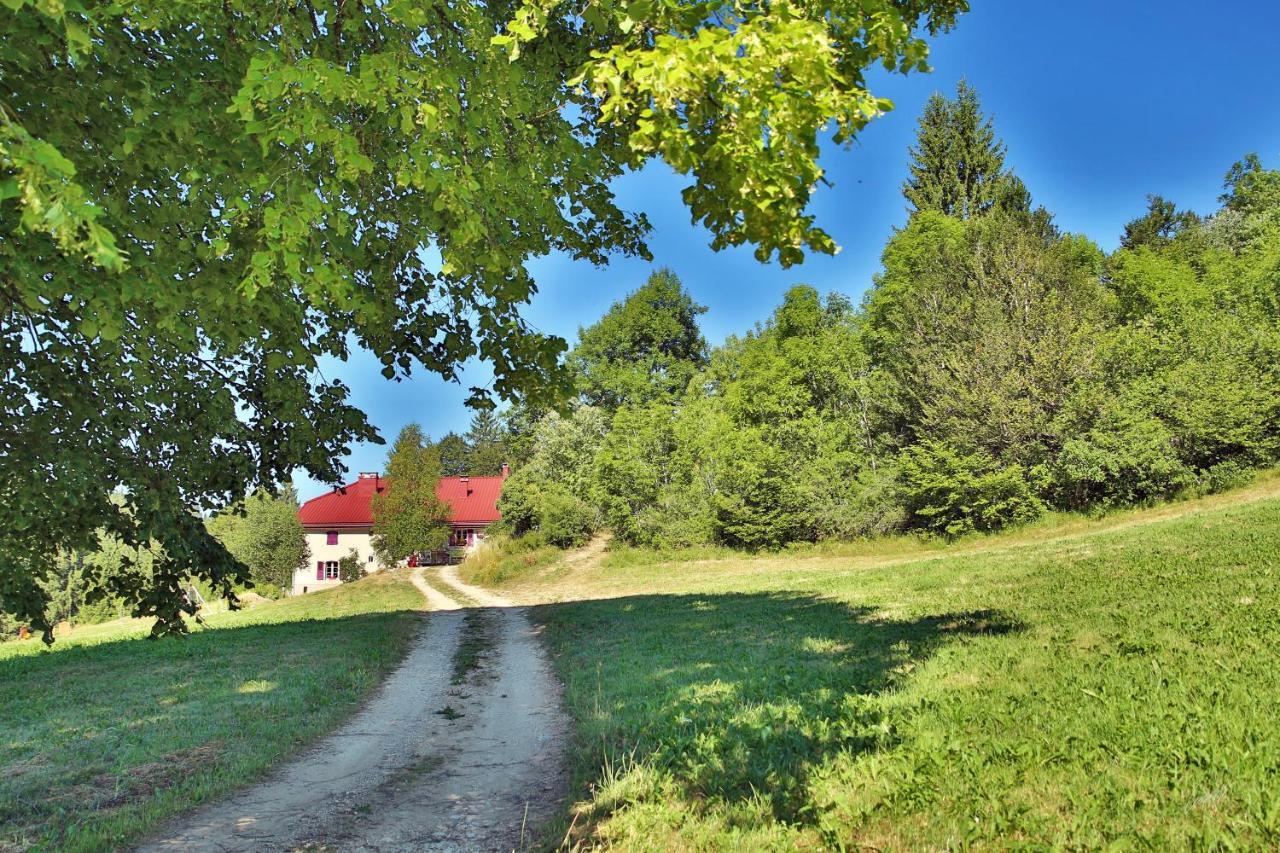 Ch'Tit Jura Bed and Breakfast Les Moussieres Exteriör bild